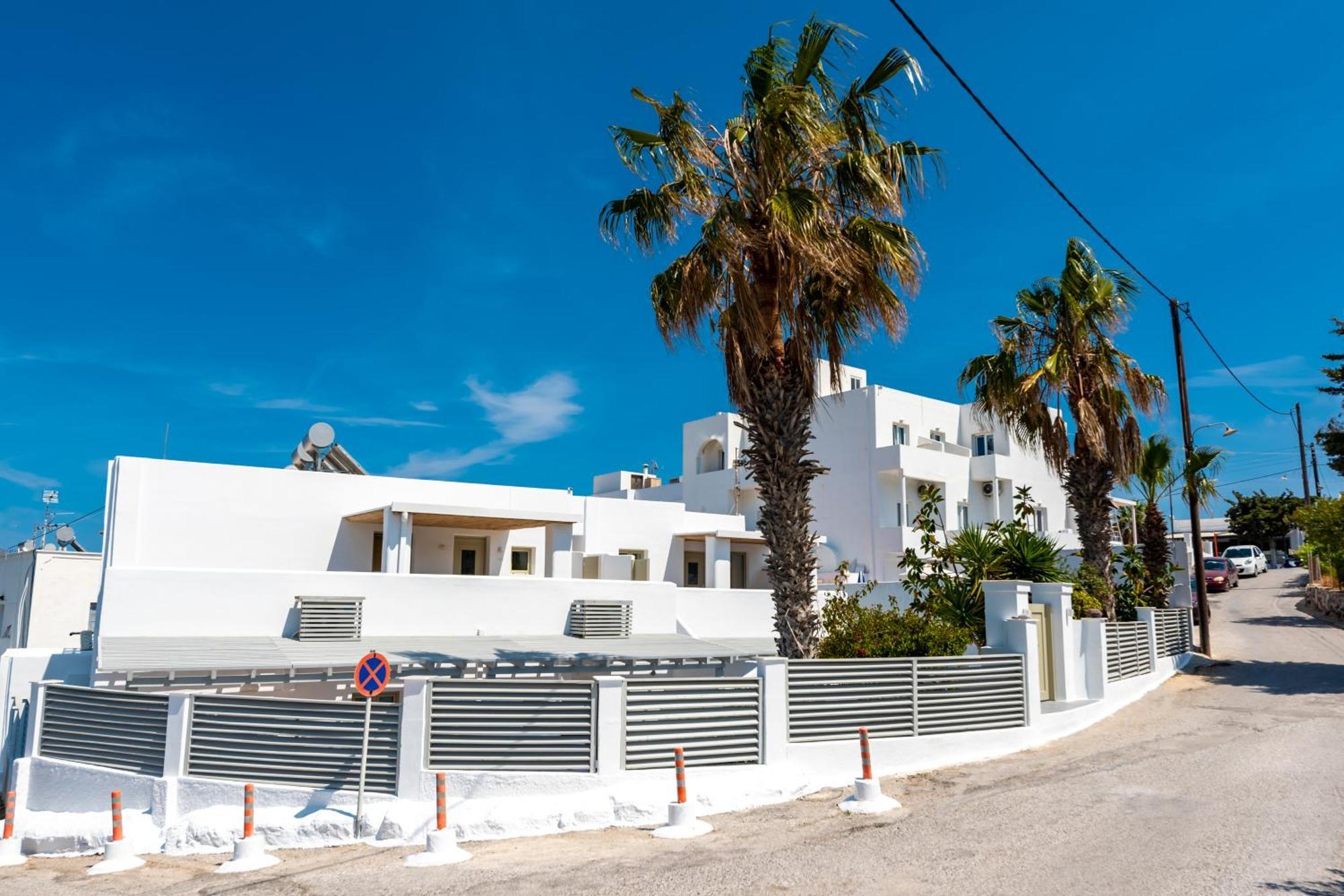 Aerenia Luxury Suites Karterados  Dış mekan fotoğraf