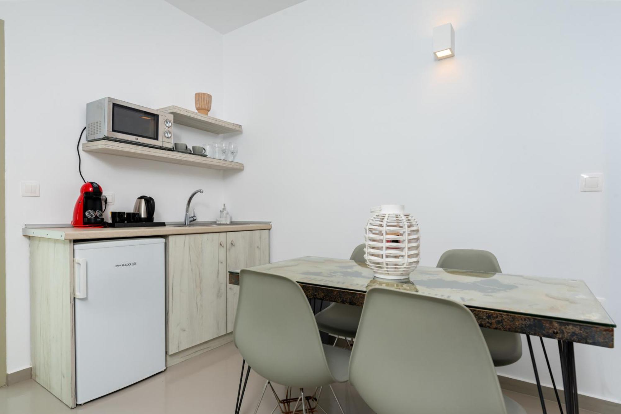 Aerenia Luxury Suites Karterados  Dış mekan fotoğraf