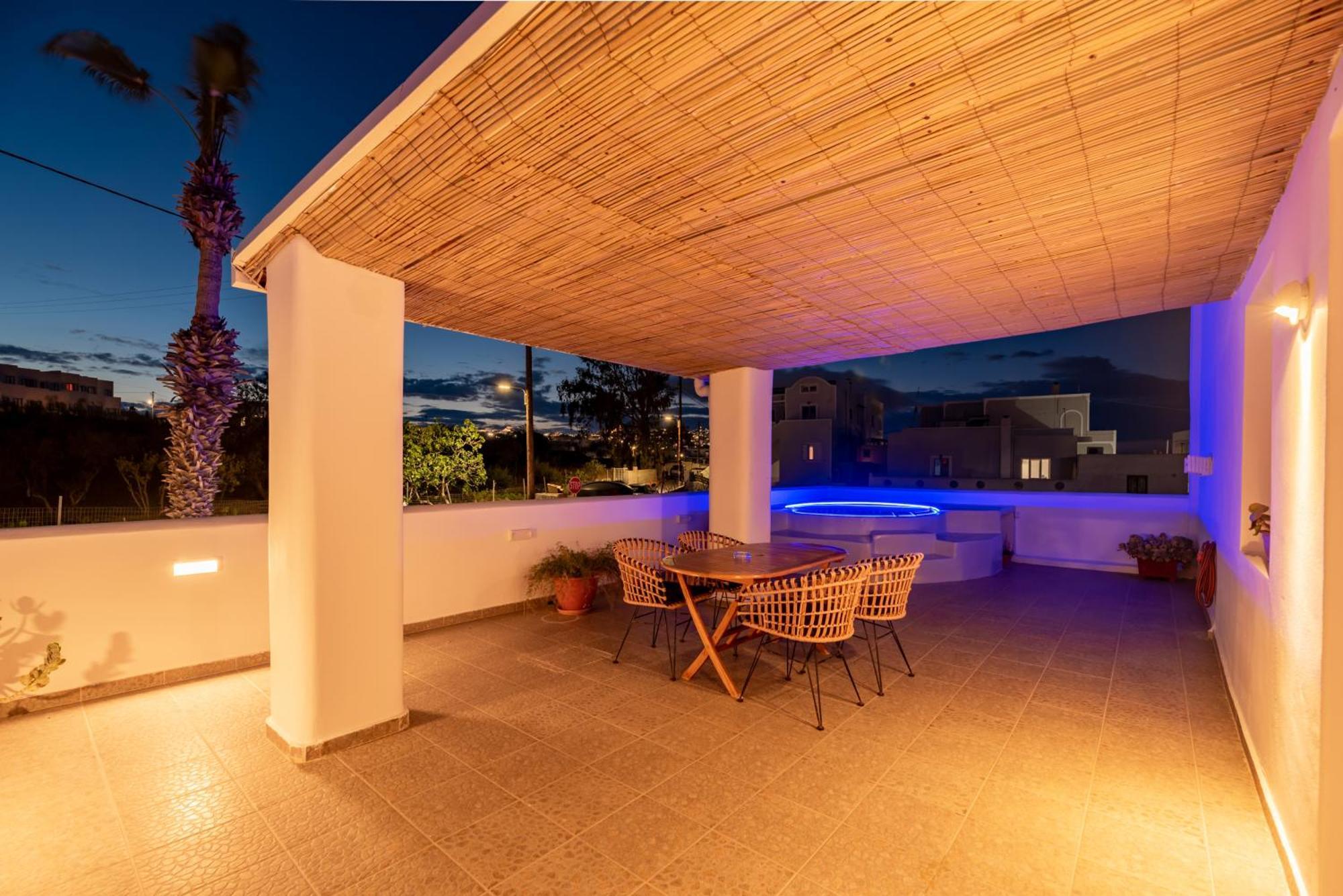 Aerenia Luxury Suites Karterados  Dış mekan fotoğraf