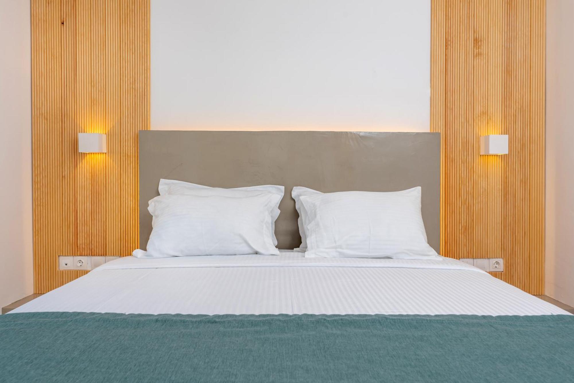 Aerenia Luxury Suites Karterados  Dış mekan fotoğraf