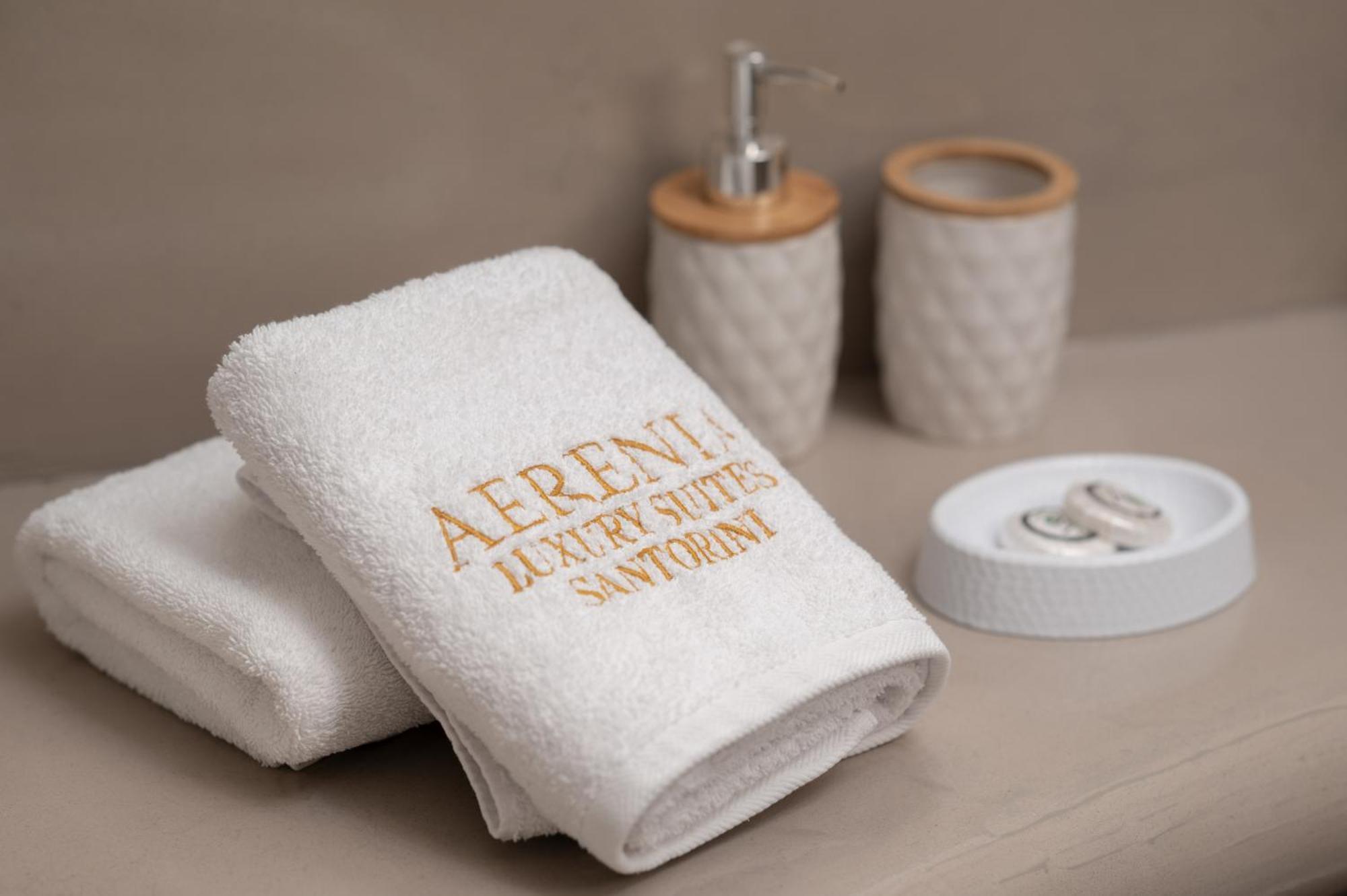 Aerenia Luxury Suites Karterados  Dış mekan fotoğraf